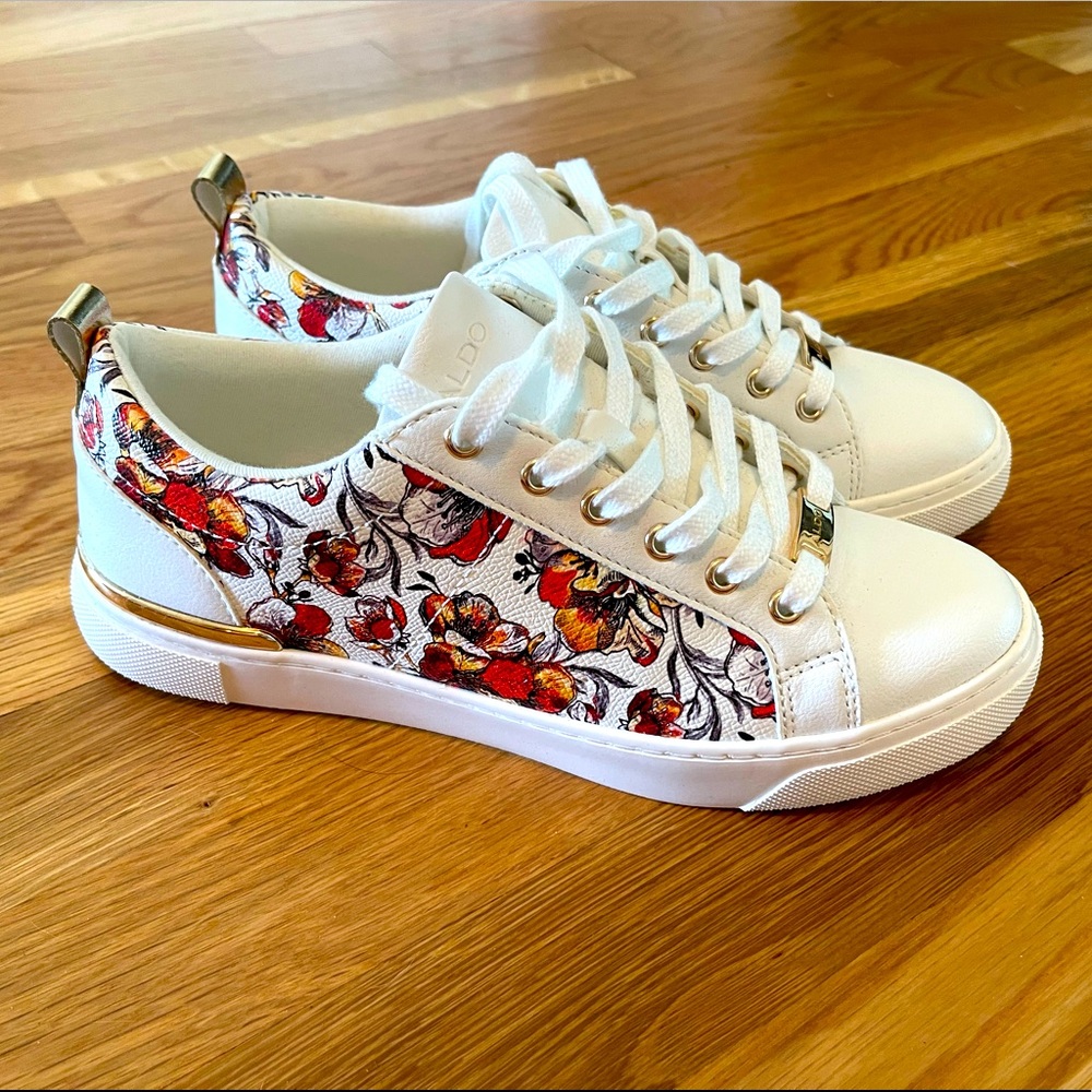 NWOT Aldo Dilathiel Sneaker, Size 7
